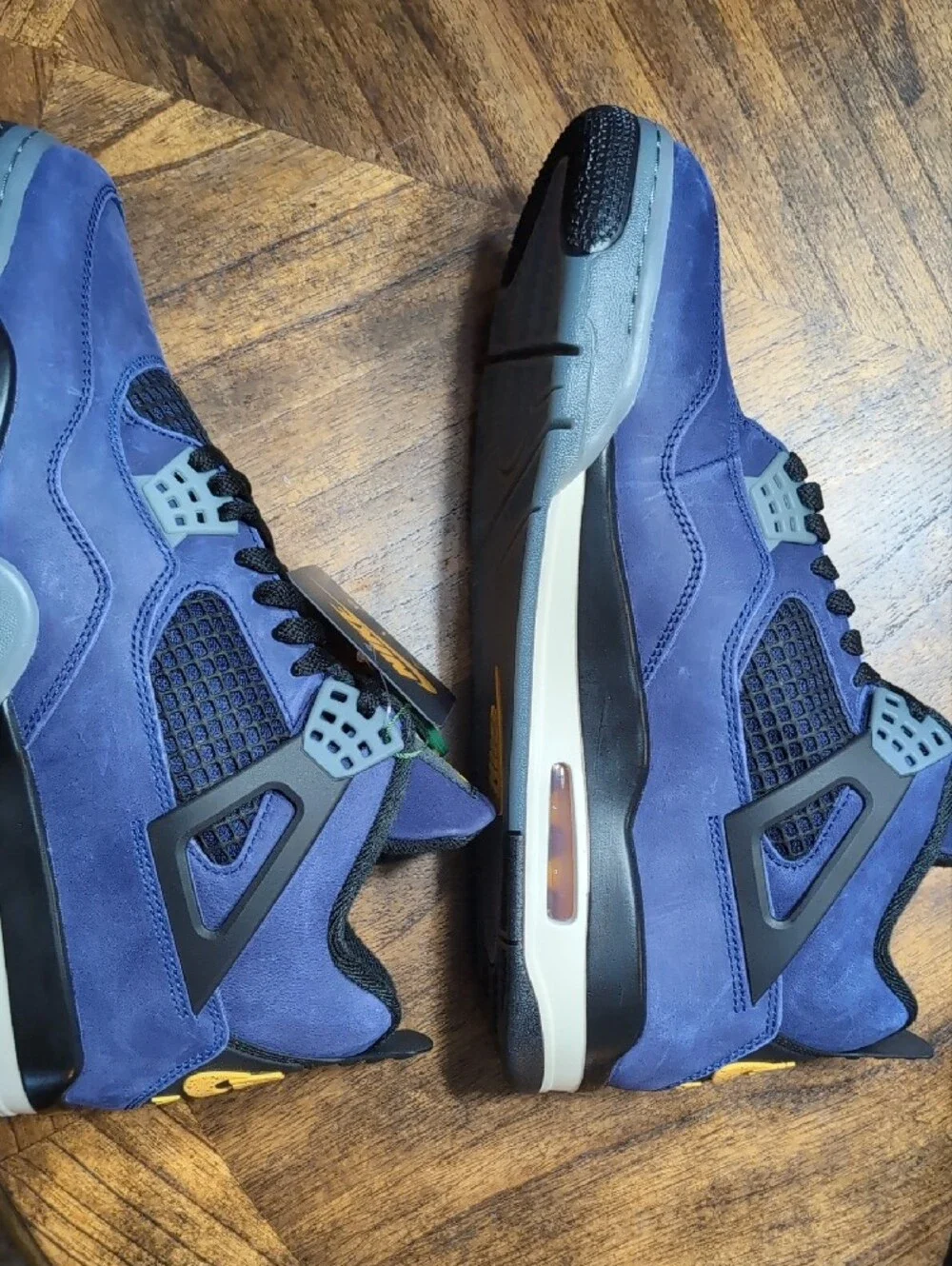 Nike Air Jordan 4 Retro "Lakers" - Picture 3 of 6